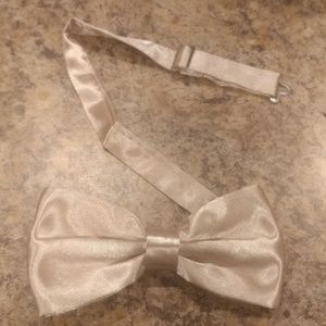 Champagne Bow Tie